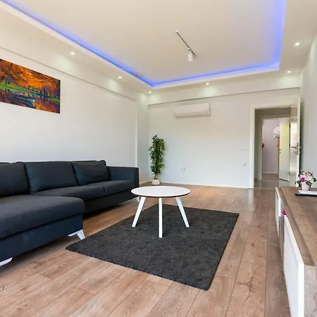 Modern Flat Near Public Transportation In Kemer * Antalya