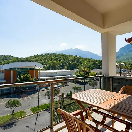 Modern Flat Near Public Transportation In Kemer