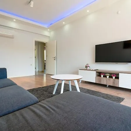 Apartment Modern Flat Near Public Transportation In Kemer *